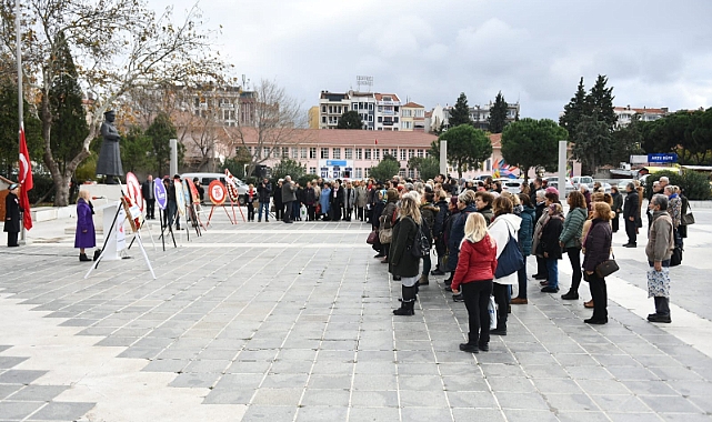 Cumhuriyet Meydanı&#039;nda 5 Aralık töreni