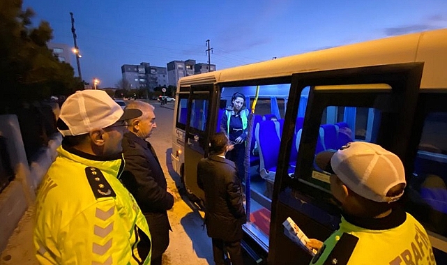 Okul servislerini denetledi