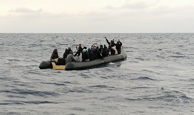 33 düzensiz göçmen kurtarıldı