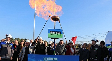 Ayvacık'ta doğal gaz ateşi yandı