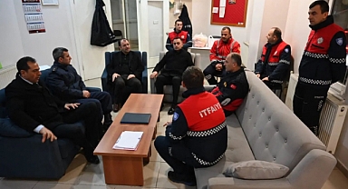 Belediye ekiplerini yalnız bırakmadı