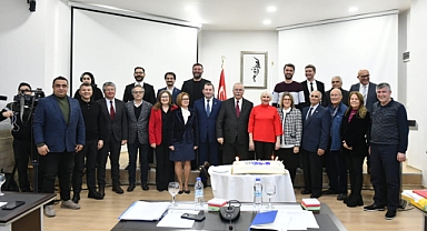 Belediye Meclisi'nde yeni yıl kutlaması