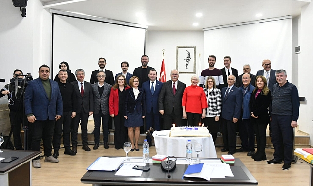 Belediye Meclisi&#039;nde yeni yıl kutlaması