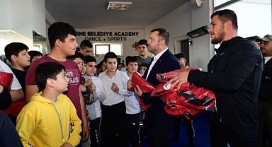 "Sırtınız yere gelmesin"