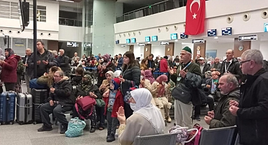 Umre kafilesi kutsal topraklara uğurlandı