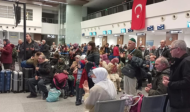 Umre kafilesi kutsal topraklara uğurlandı