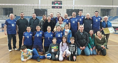 Voleybol Turnuvası'nda heyecan sürüyor