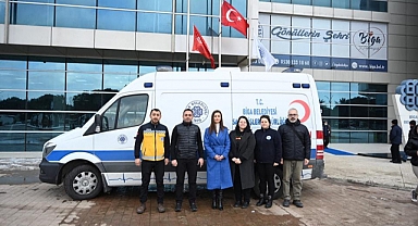 Biga'dan deprem bölgesine yardımlar sürüyor