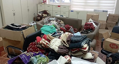 Deprem bölgesine atkı ve bere desteği