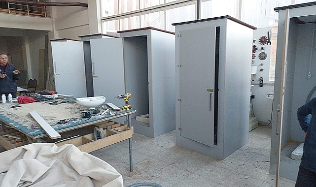 Deprem bölgesine mobil tuvalet desteği