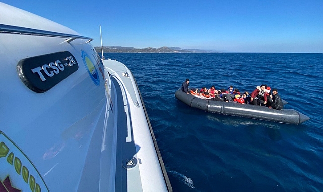 Ayvacık&#039;ta 19 düzensiz göçmen kurtarıldı
