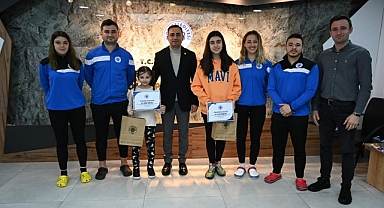 Erdoğan, sporcuları tebrik etti