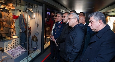 Mobil Müze Tırı ziyaretçilerini ağırlıyor