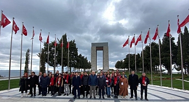 Şehitler Abidesi'nde tören