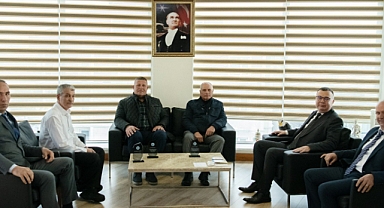 Başkan Arslan’dan emekçilere plaket