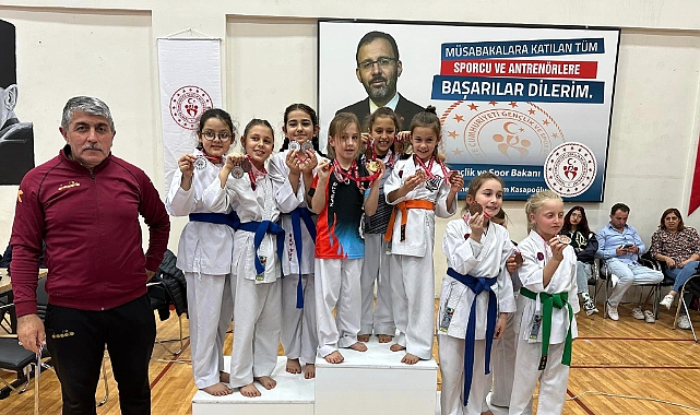 Karate Şampiyonası&#039;nda 82 madalya kazandılar