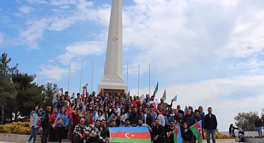 Azerbaycan Anıtına yoğun ilgi