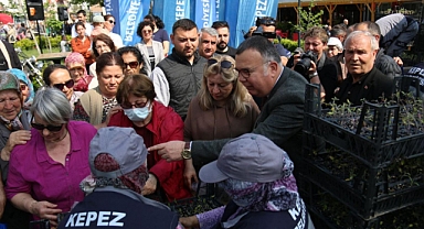 Başkan Arslan vatandaşlara ata tohumu dağıttı