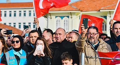 Gider; "Anadolu'ya bakın ve evlatlarınızla gurur duyun"