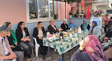Kapı kapı dolaşıp, vatandaşları dinledi