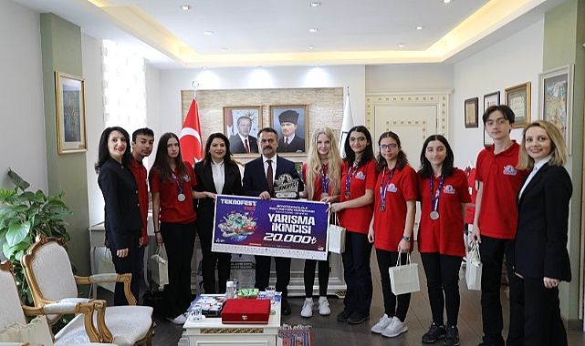 Öğrenciler projelerini Vali Aktaş&#039;a anlattı