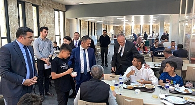 Vali Aktaş depremzedelerle buluştu