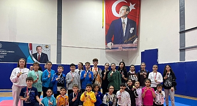 Karate Turnuvası'nda 25 Madalya Kazandılar