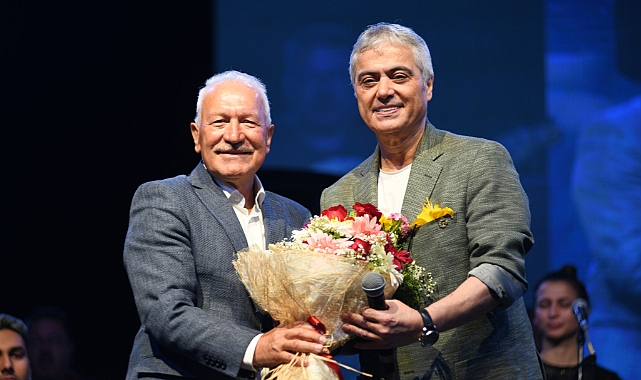 Lapseki&#039;de Cengiz Kurtoğlu konseri