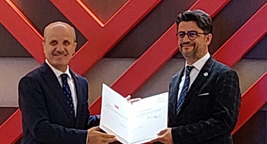 Rektör Prof. Dr. Erenoğlu Mazbatasını Aldı