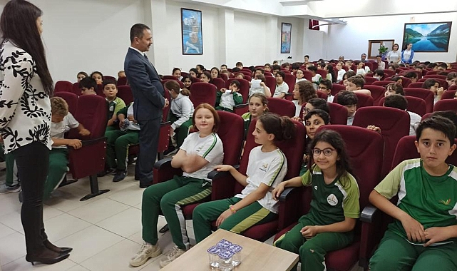 Vali Aktaş&#039;tan öğrencilere önemli ders