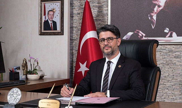 Rektör Erenoğlu&#039;dan öğrencilere ÇOMÜ daveti