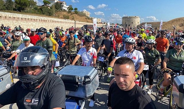 Gelibolu Yarımadası&#039;nda Şehitlere Saygı Sürüşü