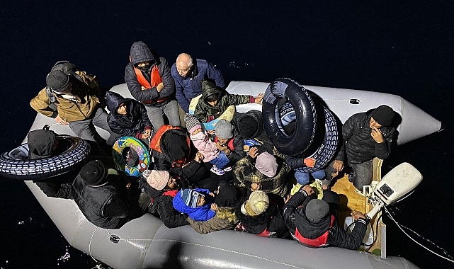 Ayvacık&#039;ta 19 kaçak göçmen yakalandı