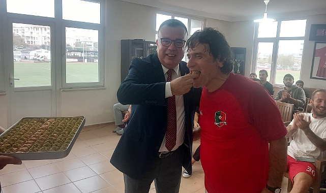 Başkan Birol Arslan&#039;dan tatlı ikramı