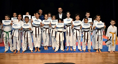 Biga'da karatecilerin kuşak sevinci