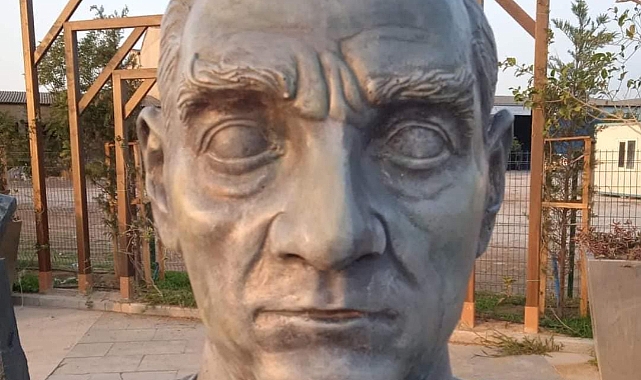 Çanakkale Belediyesi&#039;nden Atatürk heykeli açıklaması
