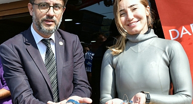 Milli Sporcu Ercümen, bu kez ıstakozlar için nefesini tuttu