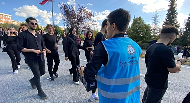 Sosyal Sorumluluk Proje Koordinatörlüğünden ÇOMÜ'lü zeybek ekibine sürpriz