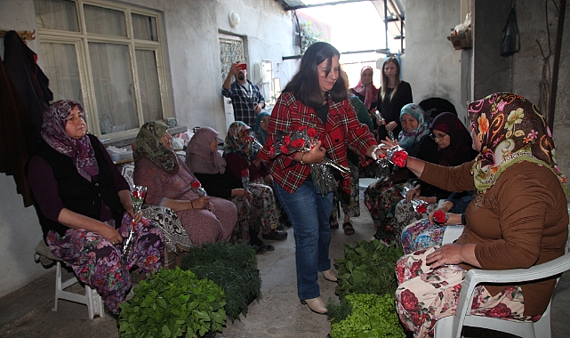 Türkarslan&#039;dan karanfilli kutlama