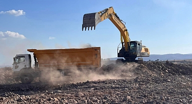 Yüksel; "Ezine OSB'de fabrikalar yükseliyor"