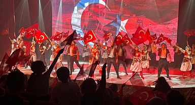 "Zafere Doğru Cumhuriyet Doğuyor"