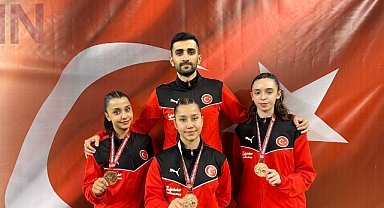 2 altın, 1 bronz madalya kazandılar