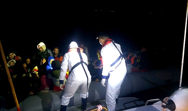 Ayvacık&#039;ta 54 kaçak göçmen yakalandı