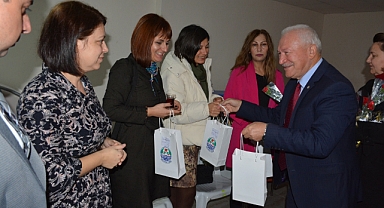 Başkan Yılmaz'dan Öğretmenlere hediye