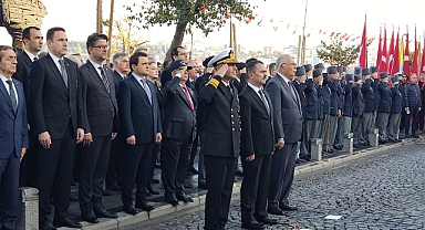 Çanakkale'de saat 09.05'te hayat durdu