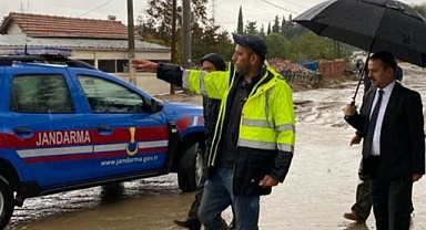 Çanakkale'de şiddetli yağış su baskınına neden oldu