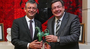 CHP'li Erkek'ten Özgür Özel'e ziyaret