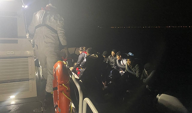 32 kaçak göçmen ölümden döndü