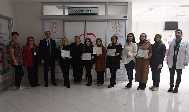 Biga Devlet Hastanesi&#039;nde anne adaylarına belgeleri verildi