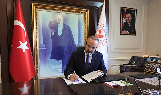 Bülent Turan; &quot;Yeni yılınız kutlu, tüm umutlarınız gerçek olsun&quot;